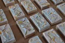 Load image into Gallery viewer, Abstract soaps white with light blue + 36 pcs