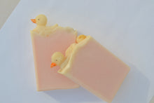 Load image into Gallery viewer, Soaps 🐥🦆 Pink Ducky Souvenirs + 10 pcs