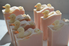 Load image into Gallery viewer, Soaps 🐥🦆 Pink Ducky Souvenirs + 10 pcs