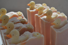 Load image into Gallery viewer, Soaps 🐥🦆 Pink Ducky Souvenirs + 10 pcs