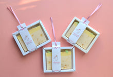 Load image into Gallery viewer, Yellow Soap Memories + 12 pcs